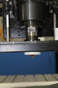 Side view of router head and cutting tool